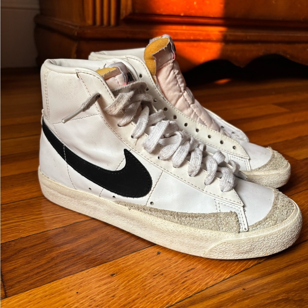 Nike Blazers Sneakers Black and white